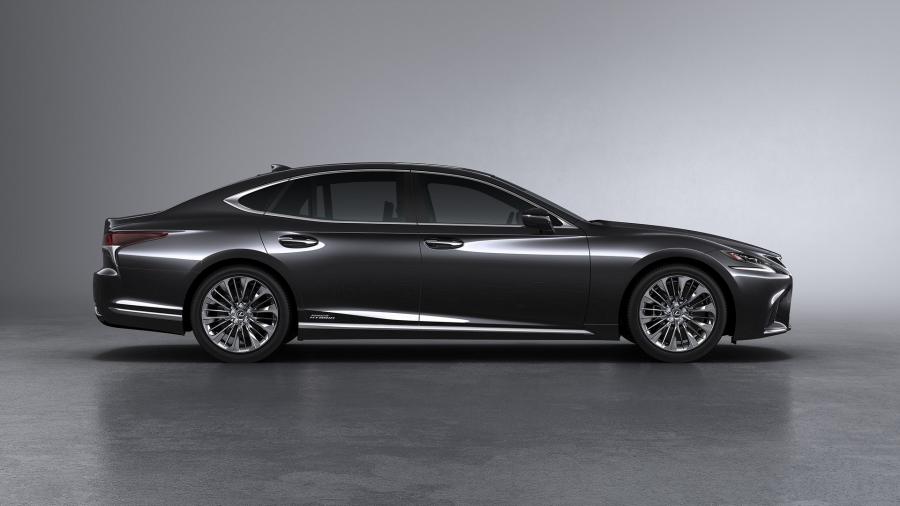  Lexus LS500h 2017 года  (WW) (фото 14 из 58)